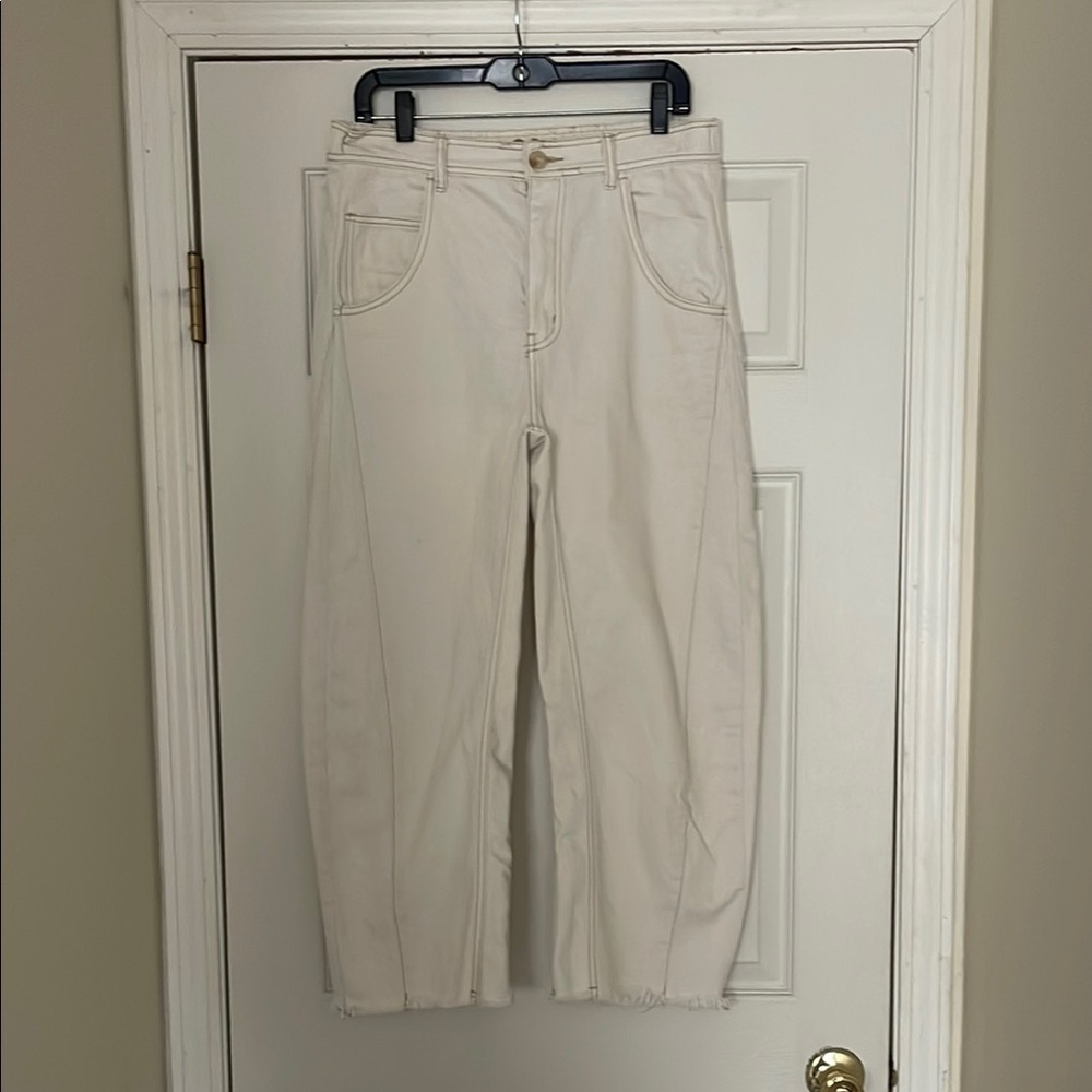 Free People -We The Free OB 1260706 Ecru Extreme Barrel Jeans - size 28